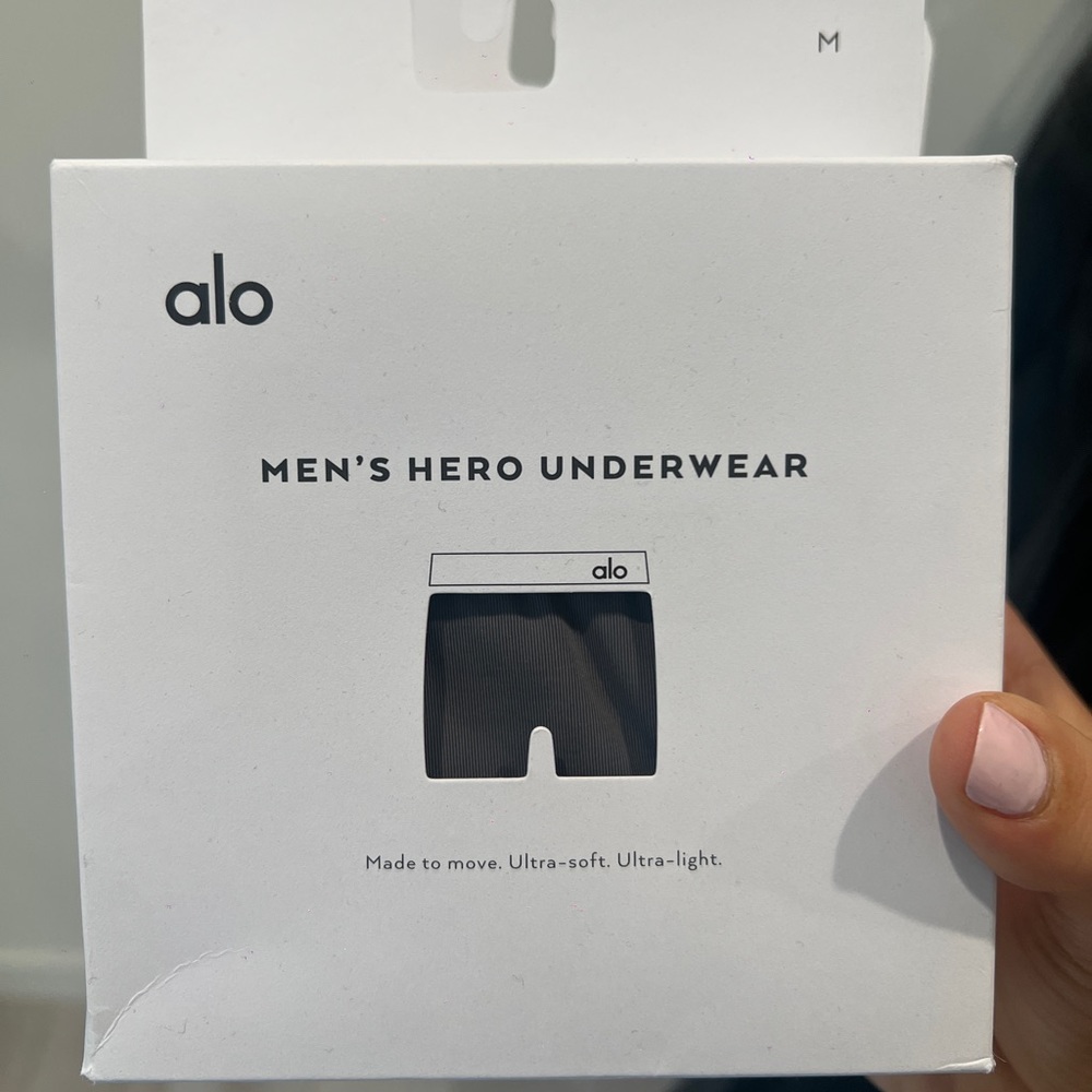 ALO Yoga Men’s Hero Underwear size M